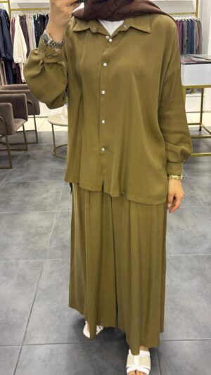 WhatsApp Image 2026-07-10 at 20.26.34 Çıtçıtlı Etek Pantolon Takım Yağ Yeşili